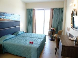 Tofinis Hotel