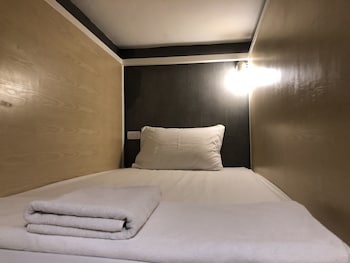 On The Bed Hostel