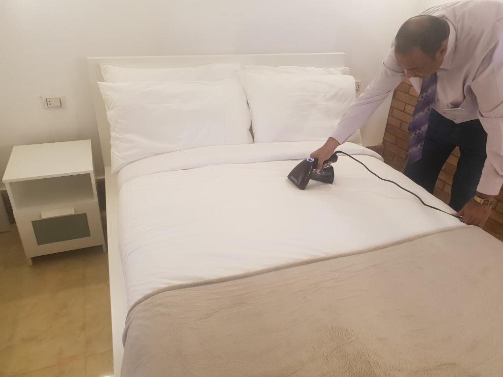 Hotel One Bedroom Chalet On Old Sheraton Rd Ground Floor With Garden And Sea View