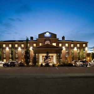 Hotel Days Inn & Suites By Wyndham Strathmore cazare Strathmore
