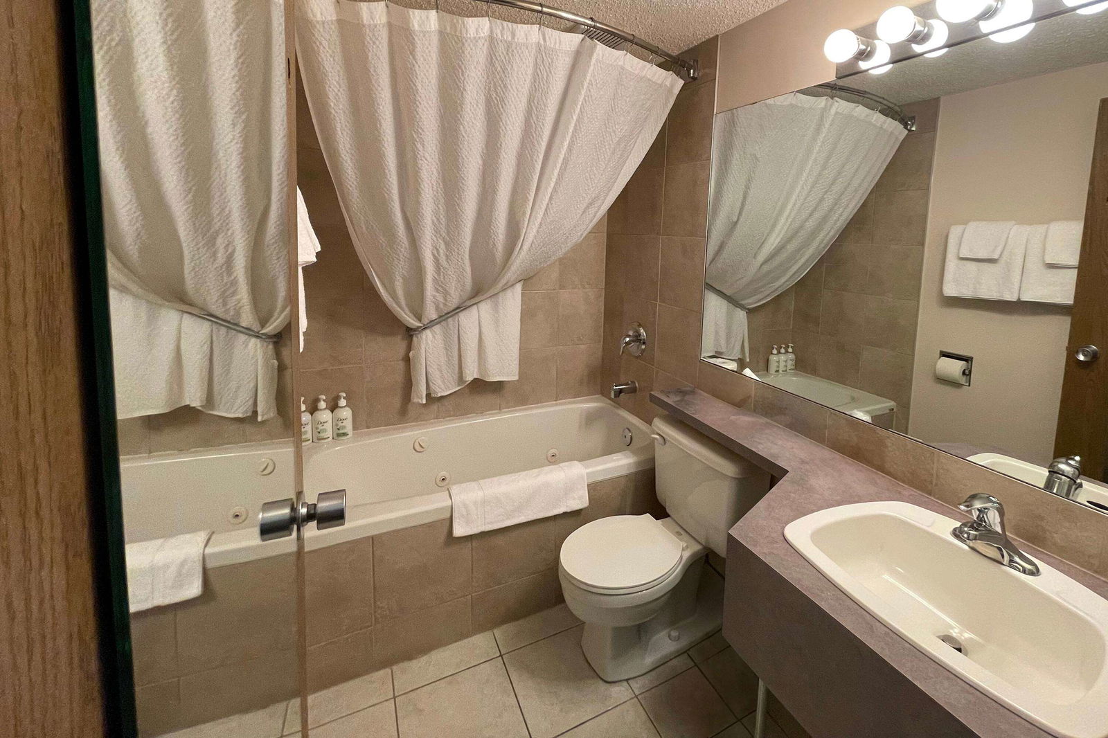 Hotel Days Inn & Conference Centre By Wyndham Camrose Norsemen