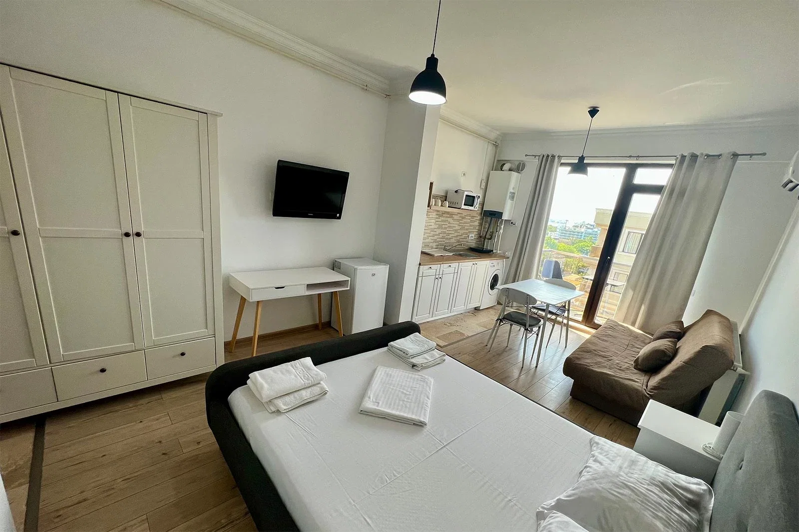 Nicolas House Solid Residence 385
