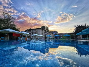 Hotel Q Hotel cazare Neptun