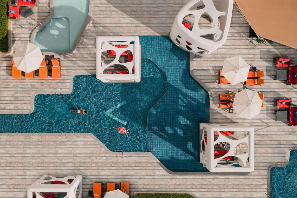 Hotel V Hotel Dubai, Curio Collection By Hilton