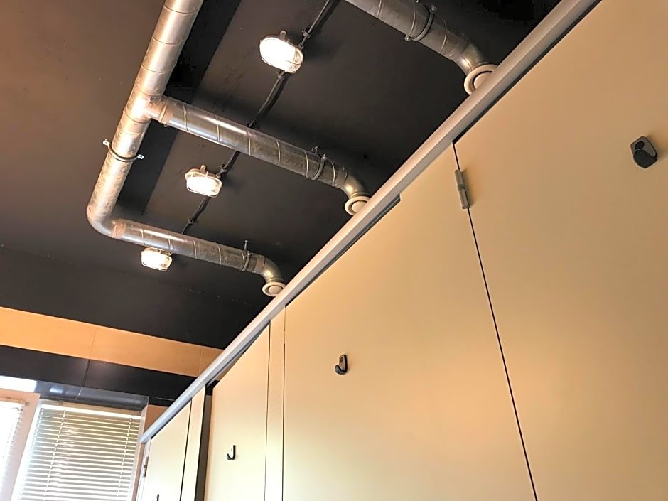 Hotel Loft Car Factory