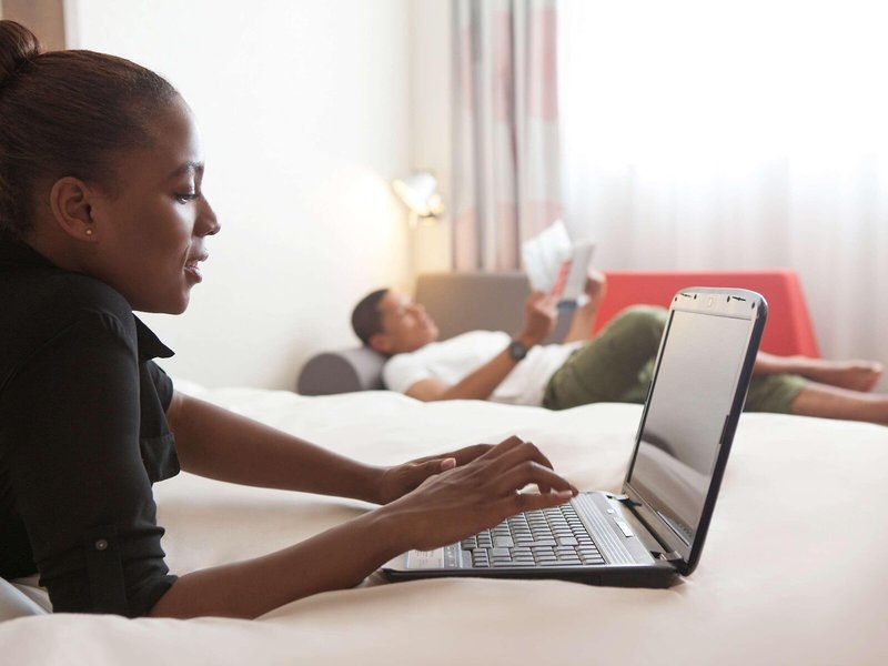 Hotel B&B Hotel Cergy Port