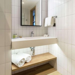 Hotel Hilton Garden Inn Bucharest Airport cazare Otopeni