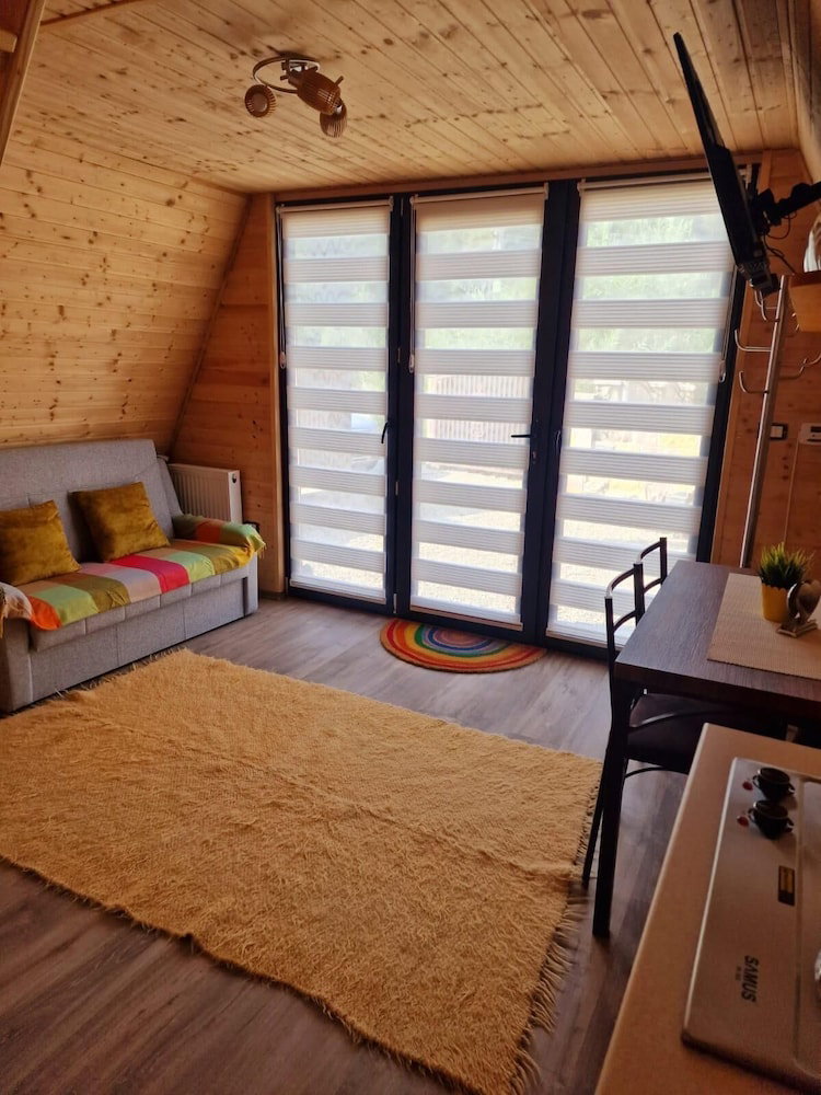 Bucovina-A-Framehouse-Hottub-Fireplace-Patio-Wifi