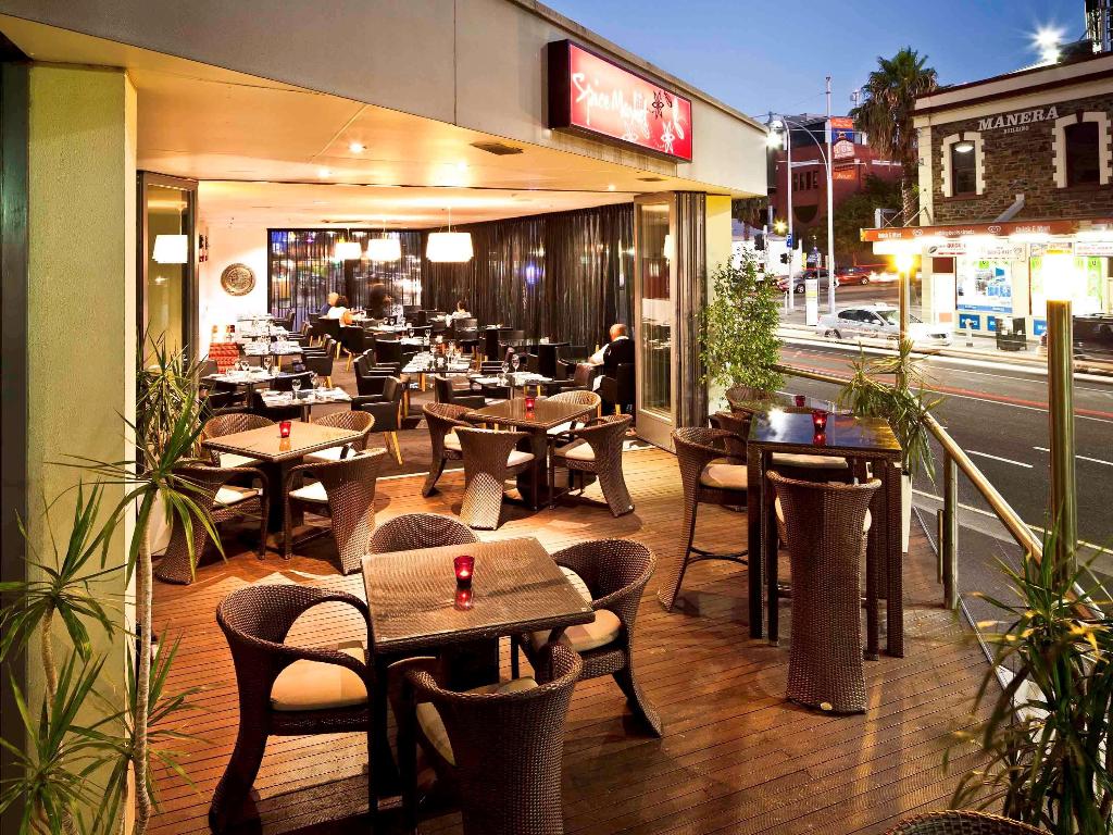 Hotel Adelaide Rockford