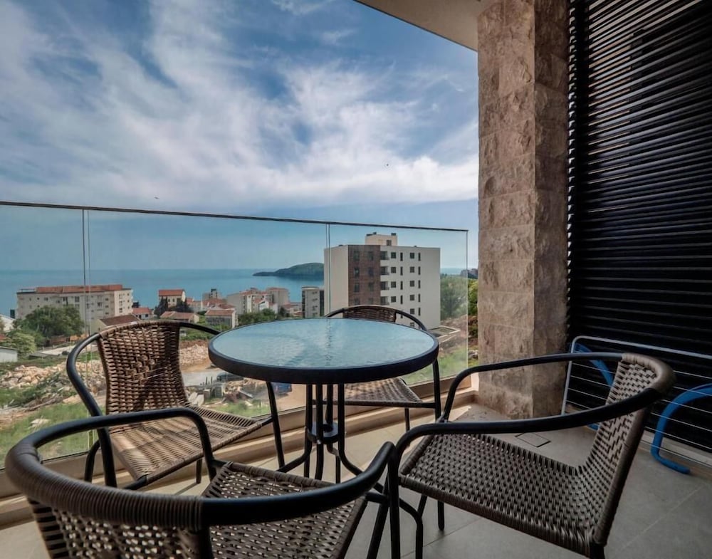 One Bedroom Apartment With Pool Jane