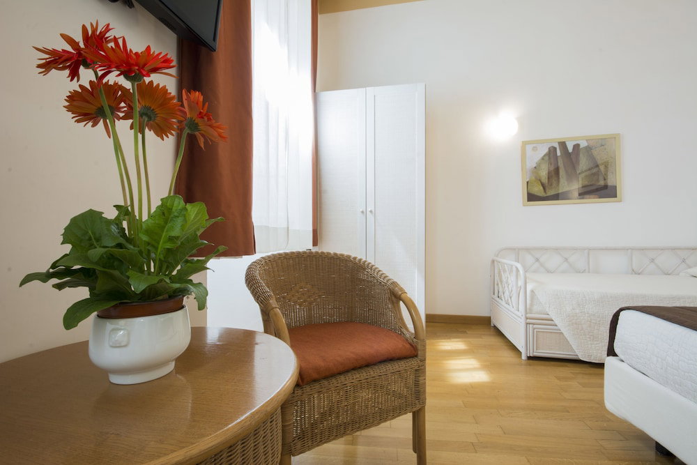 Piazza Paradiso Accomodation