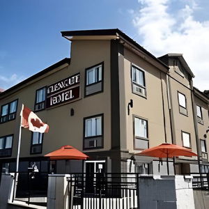 Hotel The Glengate Hotel & Suites cazare Niagara Falls