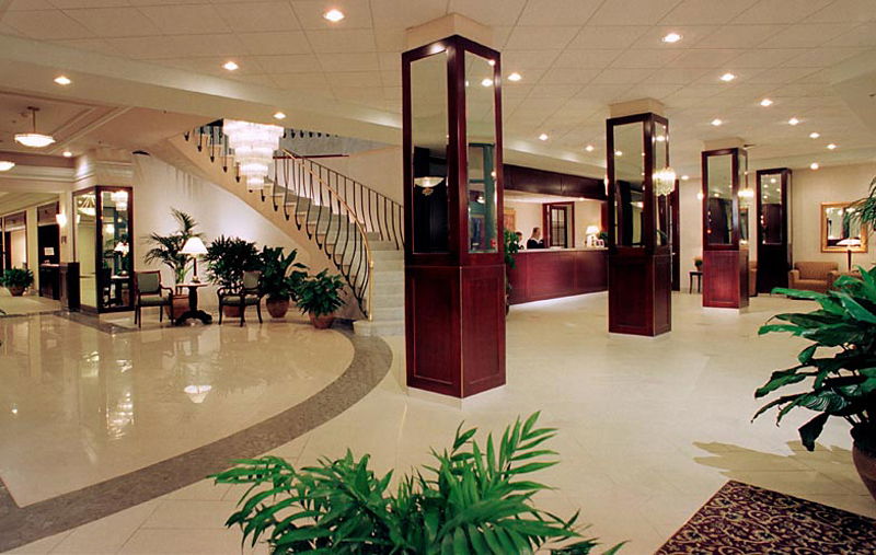 Hotel Armon Plaza Montreal Airport, Trademark Collection By Wyndham