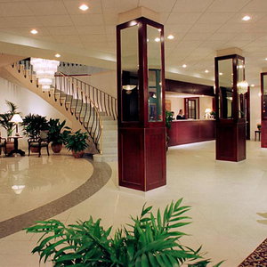 Hotel Armon Plaza Montreal Airport, Trademark Collection By Wyndham cazare Montreal