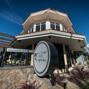 Hotel Prestige Beach House cazare Kelowna