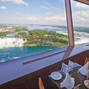 Hotel Holiday Inn Niagara Falls - By The Falls cazare Niagara Falls