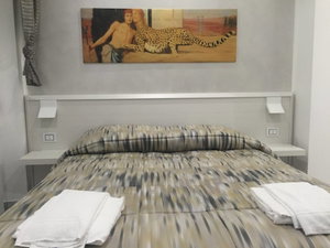 Hotel Picaflor cazare Milan