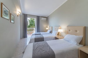 Hotel Xenos Kamara Beach cazare Argasi