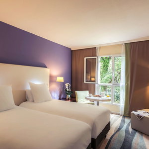 Sejur Mercure Antibes Sophia Antipolis vacanta Valbonne