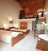 Village Inn Studios & Family Apartments