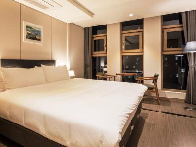 Hotel The First Stay Hotel