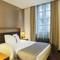 Sejur Holiday Inn Turin City Centre vacanta Torino