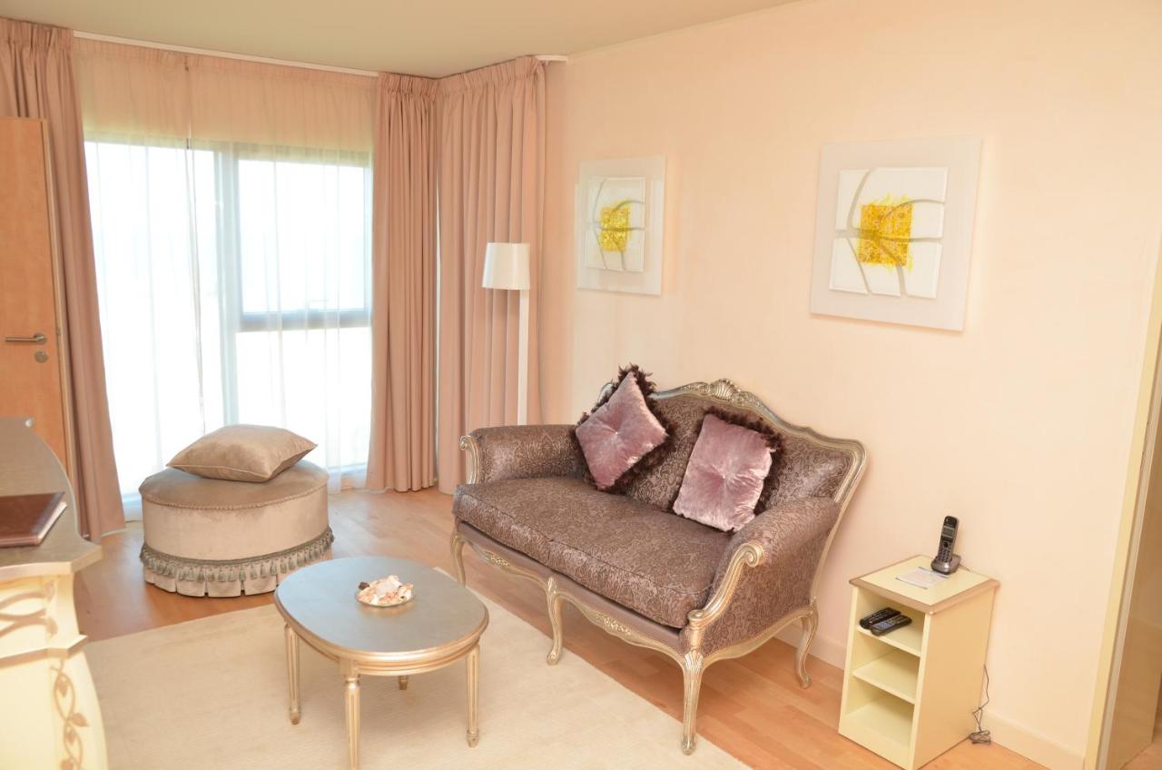 Hotel Carmen International