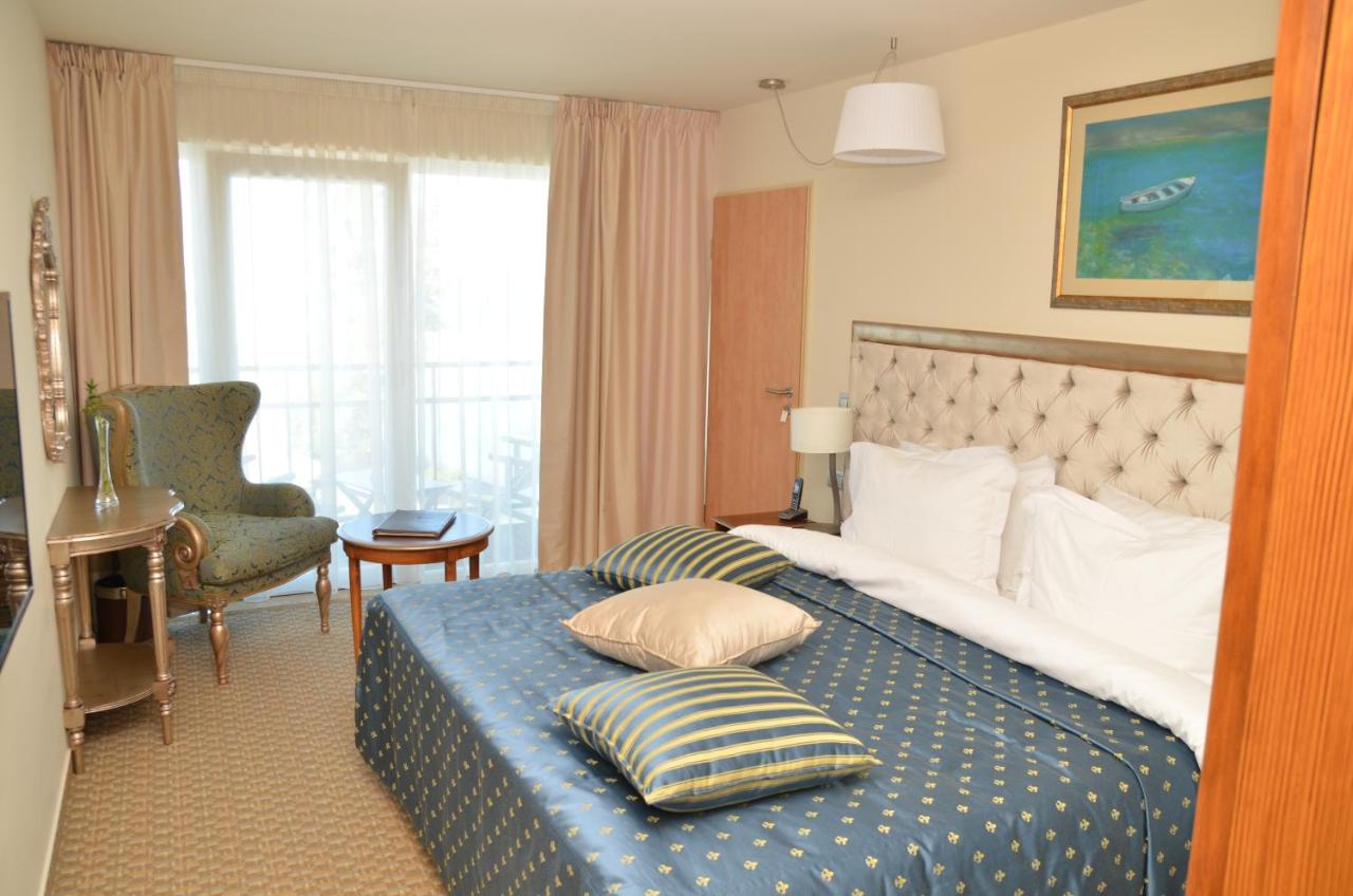 Hotel Carmen International