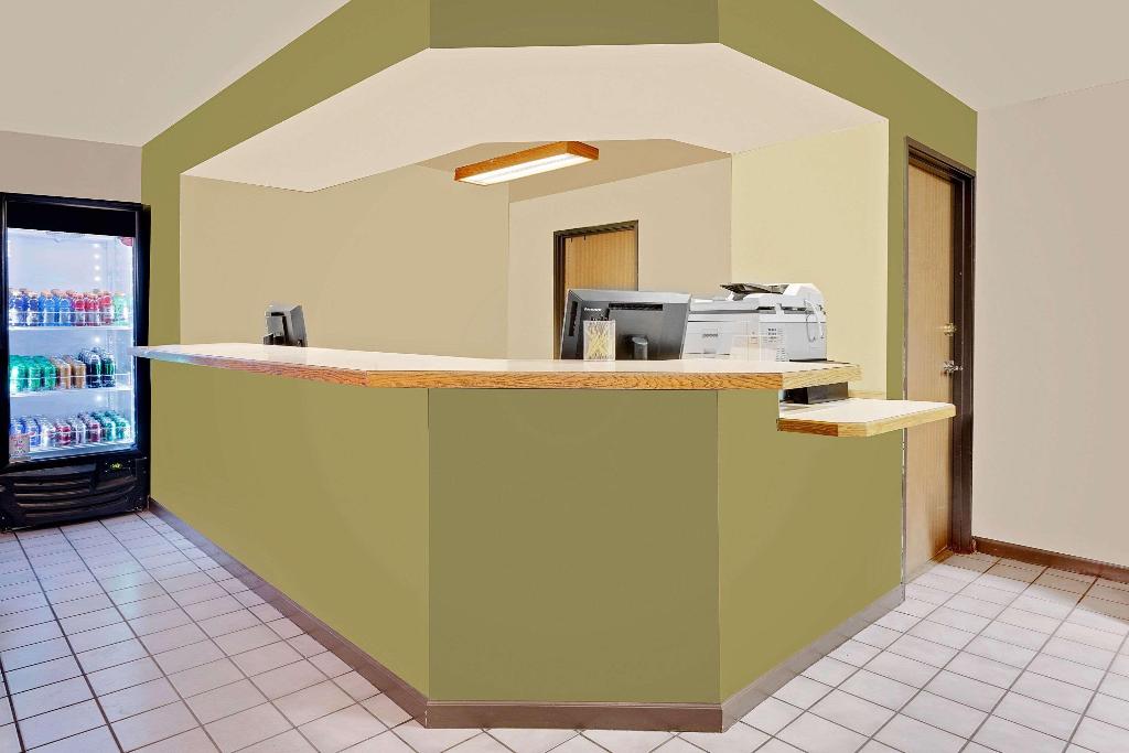 Hotel Super 8 By Wyndham Denver Central