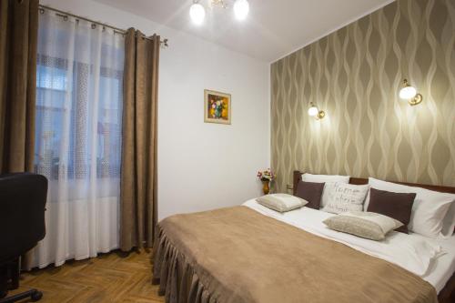 History Apartment Str Cetatii