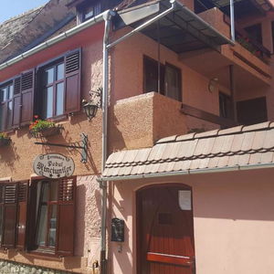 Hotel Pensiunea Podul Minciunilor cazare Sibiu