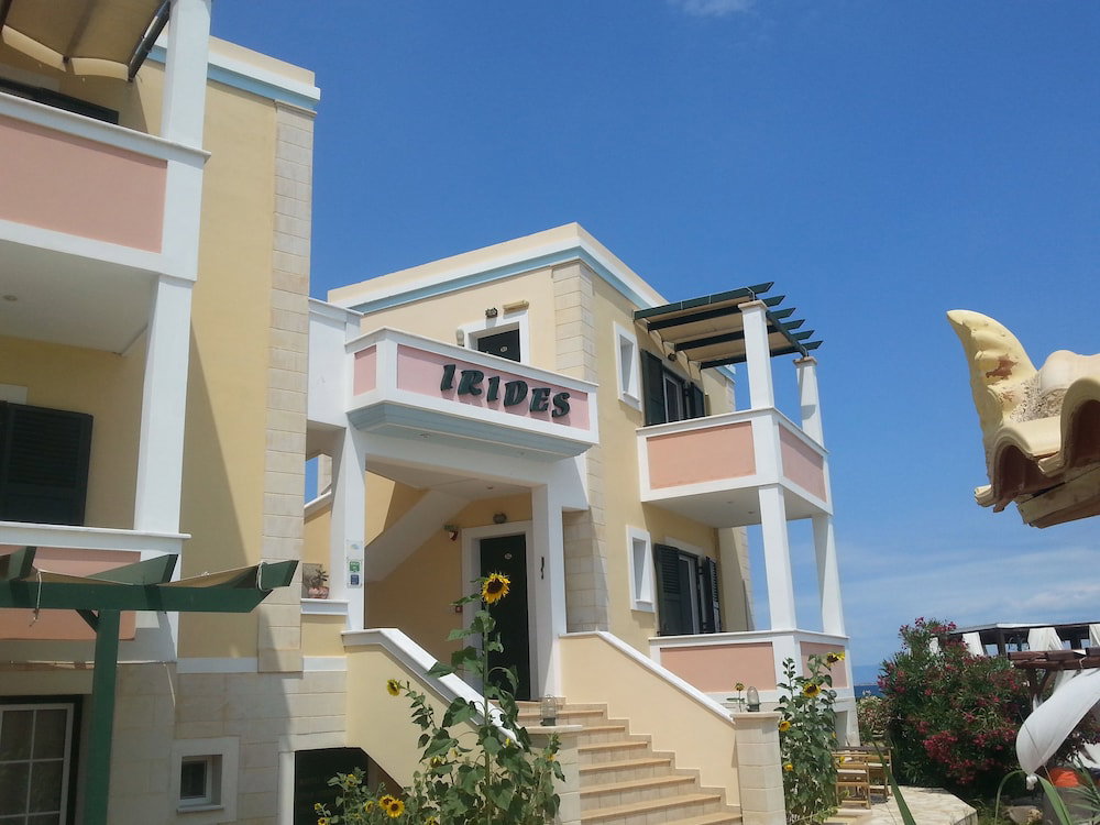 Hotel Irides Luxury Studios & Apartments