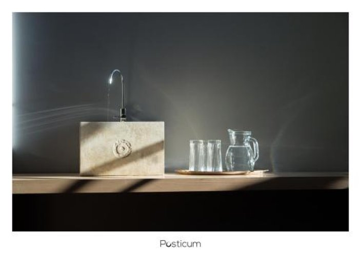 Posticum Host