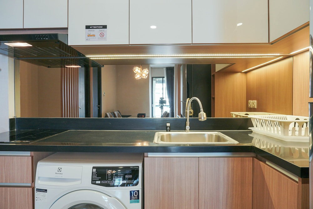 Luxurious 2Br At Sudirman Suites Apartment