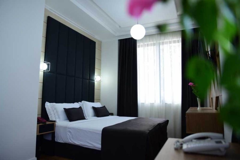 Comfort Hotel Tirana