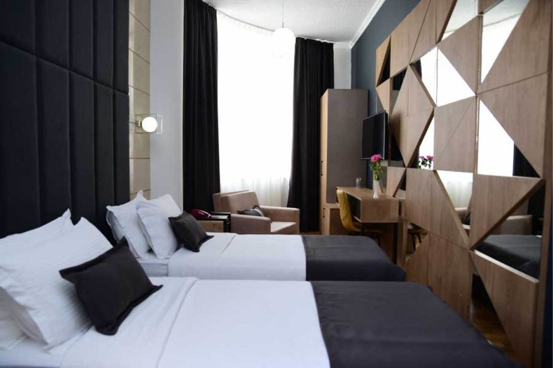 Comfort Hotel Tirana
