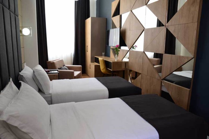 Comfort Hotel Tirana