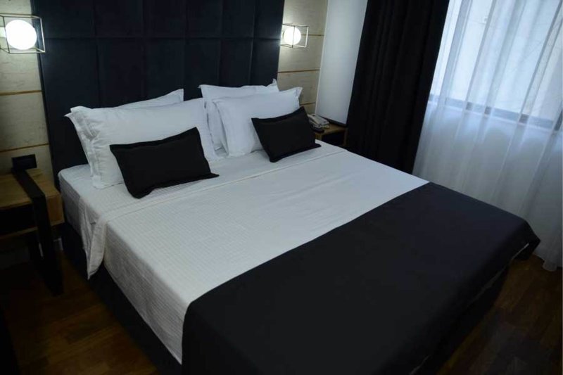 Comfort Hotel Tirana