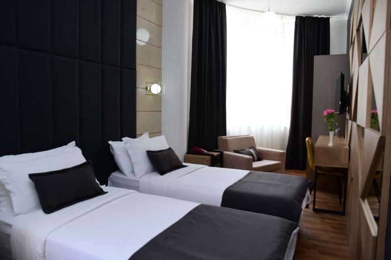 Comfort Hotel Tirana