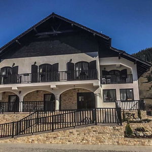 Hotel Luisenthal Conac cazare Fundu Moldovei