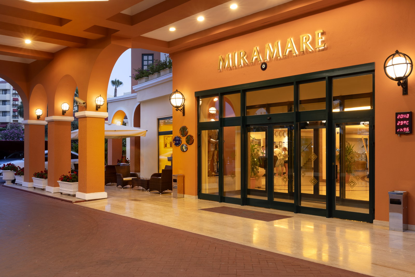 dal travel Miramare Queen Hotel