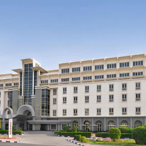 Sejur Mvenpick Hotel & Apartments Bur Dubai vacanta Dubai