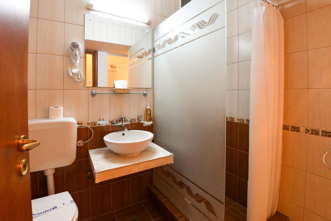 Complex Modern Mamaia