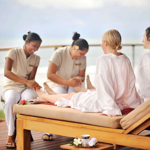 Hotel Outrigger Fiji Beach Resort cazare Sigatoka