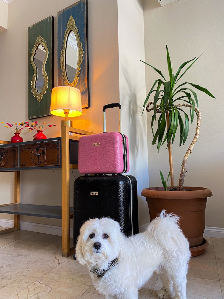 Rosy Suites Hotel