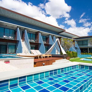 Hotel The Phu Beach Hotel cazare Krabi