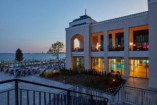 Secrets Sunny Beach Resort & Spa