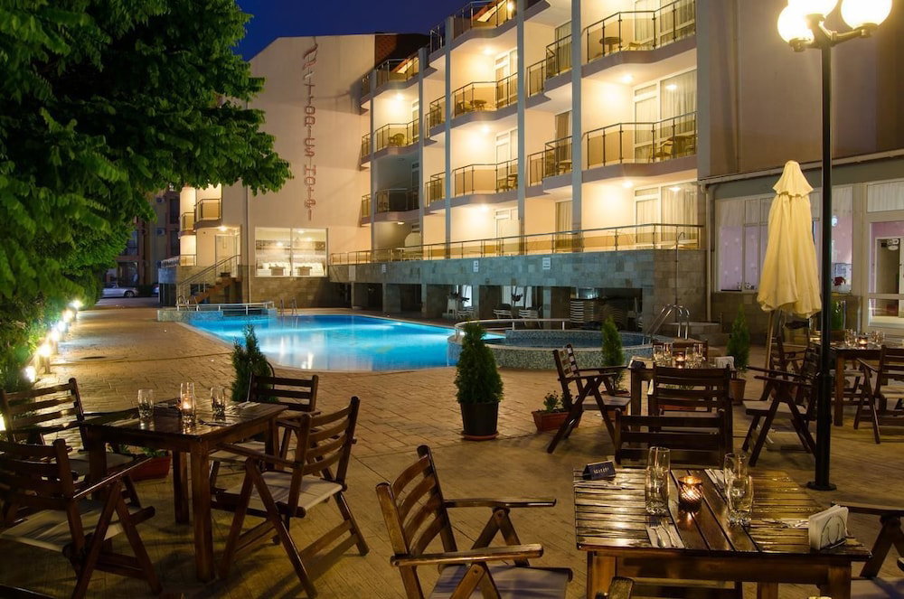 Tropics Hotel