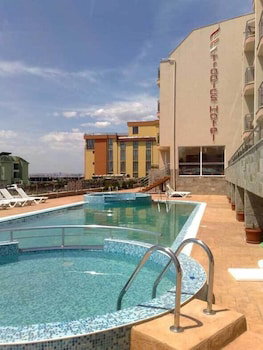Tropics Hotel