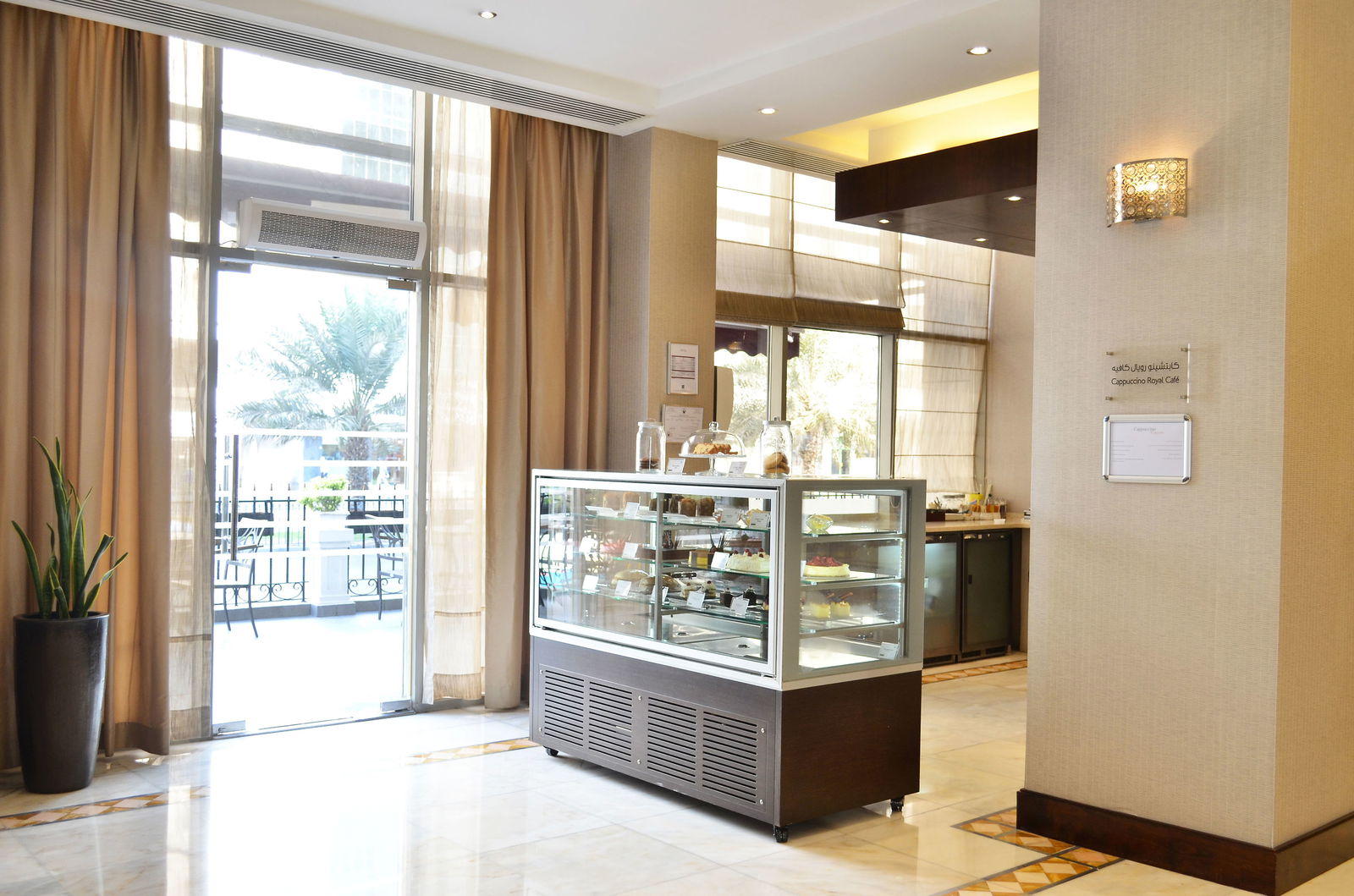 Hotel Holiday Inn Abu Dhabi Downtown